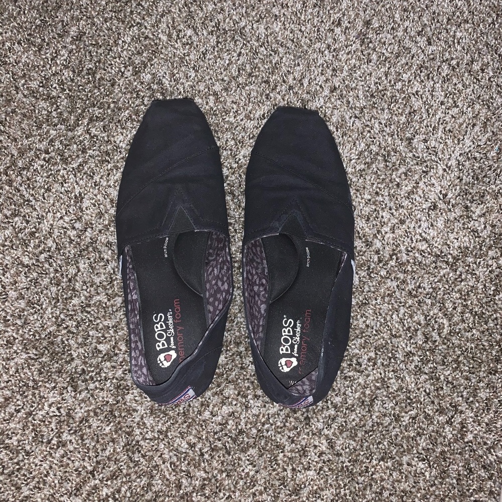 Black Bob flats